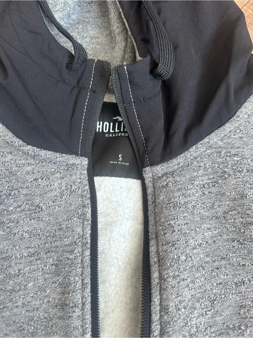 Hollister Men’s Gray Body with Black Sleeves & Hood Performance Zip Jacket